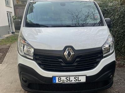 Weiß Gebraucht 2018 Renault Trafic Van / Kleinbus | 7.999 €