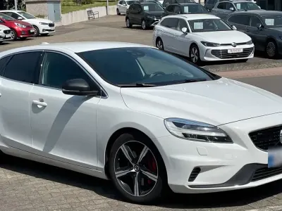 Gebraucht Volvo V40 R-Design 245 PS (180 kW) 2018 Weiß Kombi