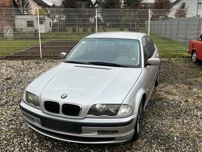 BMW 323