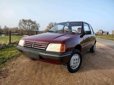 Gebraucht Peugeot 205 80 PS (58 kW) 1986 Rot Kleinwagen