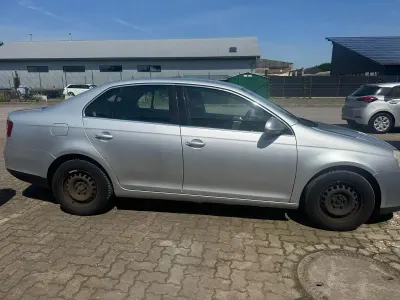 Gebraucht VW Jetta 116 PS (85 kW) 2006 Silber Limousine