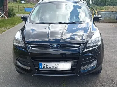 Gebraucht Ford Kuga Individual 150 PS (110 kW) 2016 Schwarz SUV