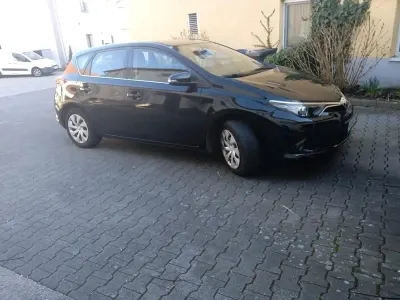 Gebraucht Toyota Auris Comfort 116 PS (85 kW) 2026 Schwarz Kleinwagen