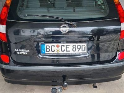 Nissan Almera Tino