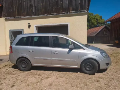 Gebraucht Opel Zafira Family 140 PS (102 kW) 2013 Silber Van / Kleinbus