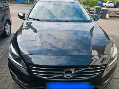 Gebraucht Volvo V60 150 PS (110 kW) 2018 Schwarz Kombi