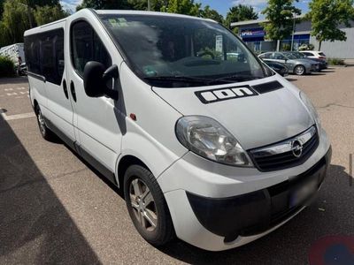 Weiß Gebraucht 2011 Opel Vivaro Van / Kleinbus | 7.000 € (Teuer)