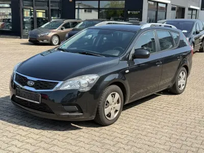 Gebraucht Kia Ceed Sportswagon Vision 109 PS (80 kW) 2009 Schwarz Kombi