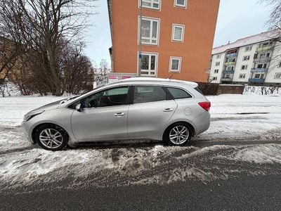 Gebraucht Kia Ceed Sportswagon Vision 128 PS (94 kW) 2014 Silber Kombi