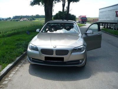 Gebraucht BMW 520 184 PS (135 kW) 2010 Gold Kombi