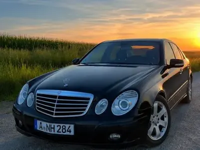 Gebraucht Mercedes E200 Classic 136 PS (100 kW) 2007 Schwarz Limousine