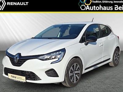 Weiß Gebraucht 2022 Renault Clio V Equilibre Limousine | 12.990 € (Guter Preis)