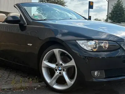 Gebraucht BMW 320 Cabriolet 177 PS (130 kW) 2009 Schwarz Cabrio