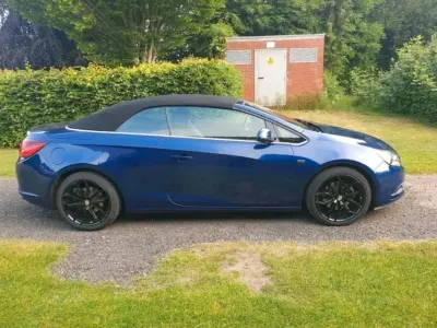 Gebraucht Opel Cascada 140 PS (102 kW) 2014 Blau Cabrio
