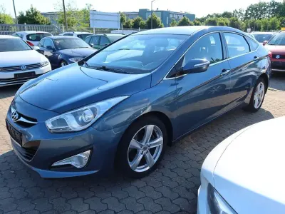 Gebraucht Hyundai i40 Style 178 PS (130 kW) 2013 Blau Limousine