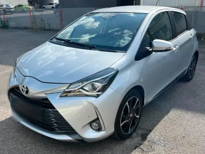 Gebraucht Toyota Yaris 112 PS (82 kW) 2020 Silber Kleinwagen