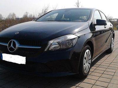Gebraucht Mercedes A160 Style 102 PS (75 kW) 2018 Schwarz Limousine