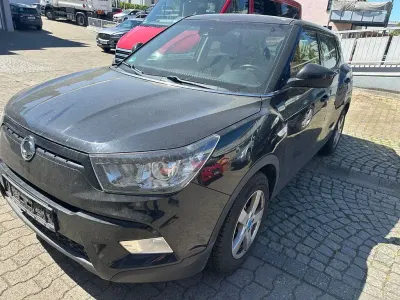 Usata SsangYong Tivoli Crystal 128 CV (94 kW) 2017 Nero SUV