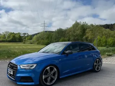 Gebraucht Audi A3 Sport 190 PS (139 kW) 2019 Blau Limousine
