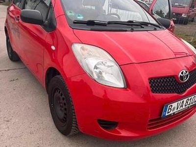 Gebraucht Toyota Yaris 69 PS (50 kW) 2008 Rot Kleinwagen