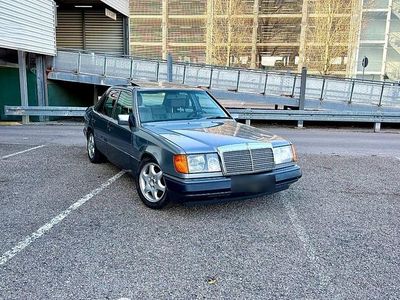 Gebraucht Mercedes E230 132 PS (97 kW) 1990 Limousine