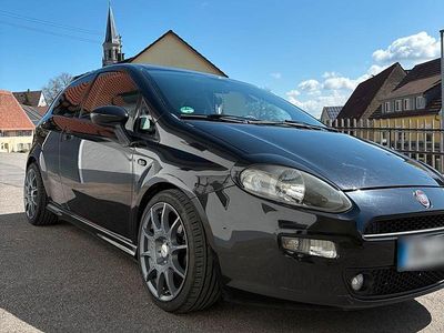 Second-hand Fiat Grande Punto 77 CP (56 kW) 2012 Negru Hatchback