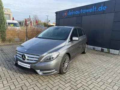 Używany Mercedes B250 211 KM (155 kW) 2013 Szary Minivan