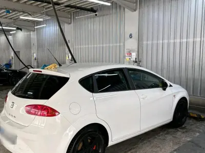 Używany Seat Leon 125 KM (91 kW) 2009 Biały Hatchback