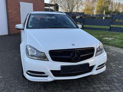 Weiß Gebraucht 2012 Mercedes C220 Avantgarde Kombi | 8.950 € (Fairer Preis)