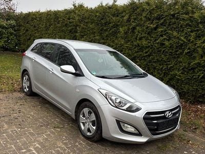 Gebraucht Hyundai i30 Trend 110 PS (80 kW) 2015 Grau Kombi