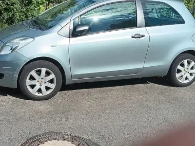 Gebraucht Toyota Yaris Style 69 PS (50 kW) 2007 Grau Kleinwagen