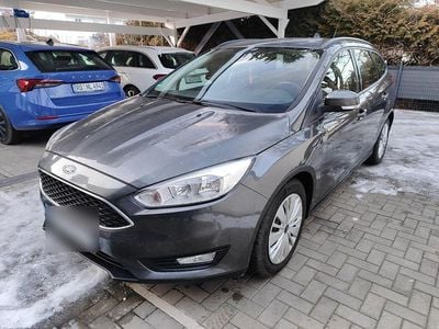 Grau Gebraucht 2016 Ford Focus Business Edition Kombi | 6.000 € (Fairer Preis)