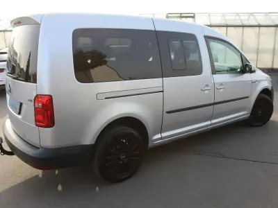 Gebraucht VW Caddy Maxi Trendline 150 PS (110 kW) 2017 Silber Van / Kleinbus