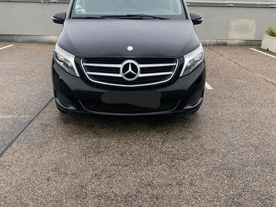 Mercedes V220