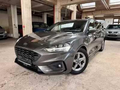 Używany Ford Focus ST-Line 150 KM (110 kW) 2020 Szary Sedan/Limuzyna