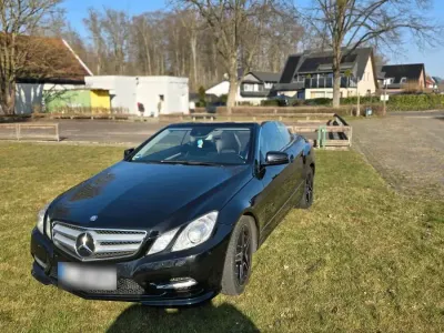 Gebraucht Mercedes E200 184 PS (135 kW) 2012 Schwarz Cabrio
