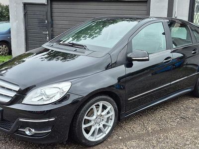 Mercedes B200
