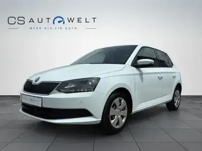 Gebraucht Skoda Fabia Ambition 60 PS (44 kW) 2016 Bila laser/laser white Limousine