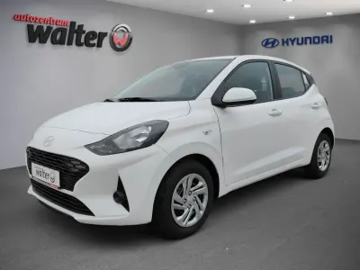 Gebraucht Hyundai i10 Select 63 PS (46 kW) 2024 Weiß Kleinwagen