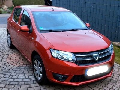 Gebraucht Dacia Sandero Lauréate 90 PS (66 kW) 2016 Rot Limousine