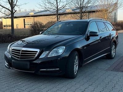 Gebraucht Mercedes E200 Avantgarde 136 PS (100 kW) 2010 Schwarz Kombi