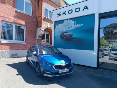 Gebraucht Skoda Octavia Scout 4x4 200 PS (147 kW) 2022 Blau Kombi