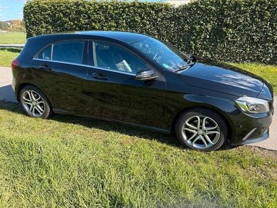 Gebraucht Mercedes A180 Urban 122 PS (89 kW) 2017 Schwarz Limousine