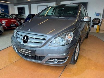 Gebraucht Mercedes B180 Sport Edition 116 PS (85 kW) 2010 Grau Van / Kleinbus