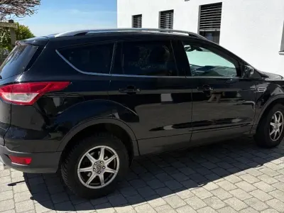 Usata Ford Kuga Titanium 140 CV (102 kW) 2013 Nero SUV