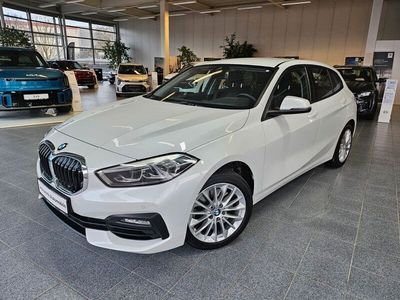 Gebraucht BMW 120 Advantage 178 PS (130 kW) 2021 Mineralweiss metallic Kleinwagen
