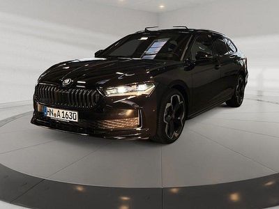 Ebony schwarz metallic Neu 2026 Skoda Superb SportLine Kombi | 99.999 €
