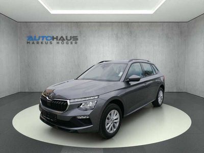 Graphitegrau metallic Gebraucht 2024 Skoda Kamiq Drive SUV | 21.490 € (Fairer Preis)