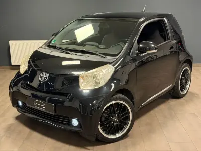 Gebraucht Toyota iQ 68 PS (50 kW) 2009 Black mica / ink Kleinwagen