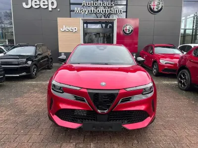 Neu Alfa Romeo GT Junior Edizione Speciale 136 PS (100 kW) 2026 Rot Limousine